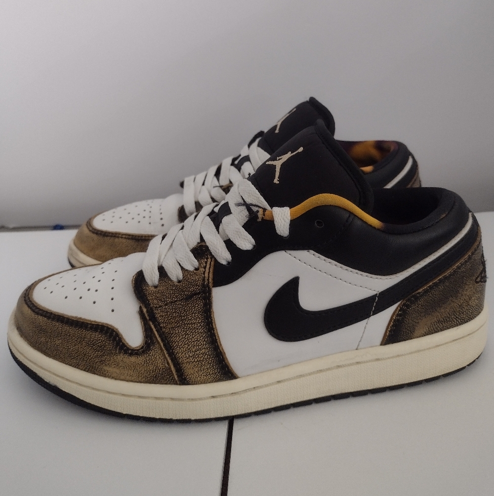 Nike Jordan 1 Low SE Wear-Away White Onyx  Men's Size 7.5